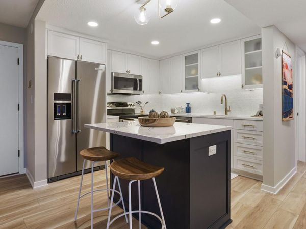 4075 W 51st Street, Unit 302, Edina, MN 55424