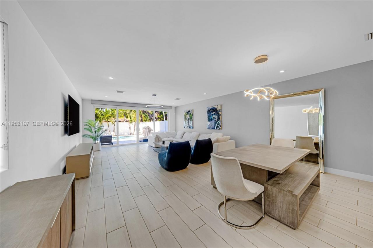 817 NE 17th Way, Fort Lauderdale, FL 33304 Photo