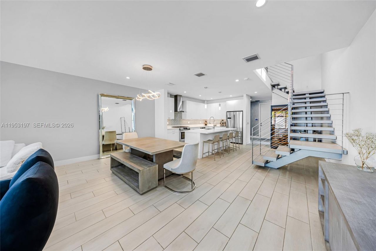 817 NE 17th Way, Fort Lauderdale, FL 33304 Photo