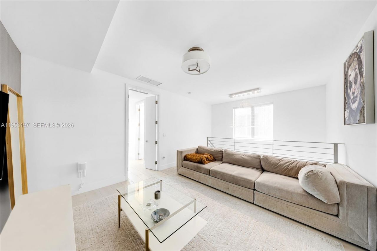 817 NE 17th Way, Fort Lauderdale, FL 33304 Photo