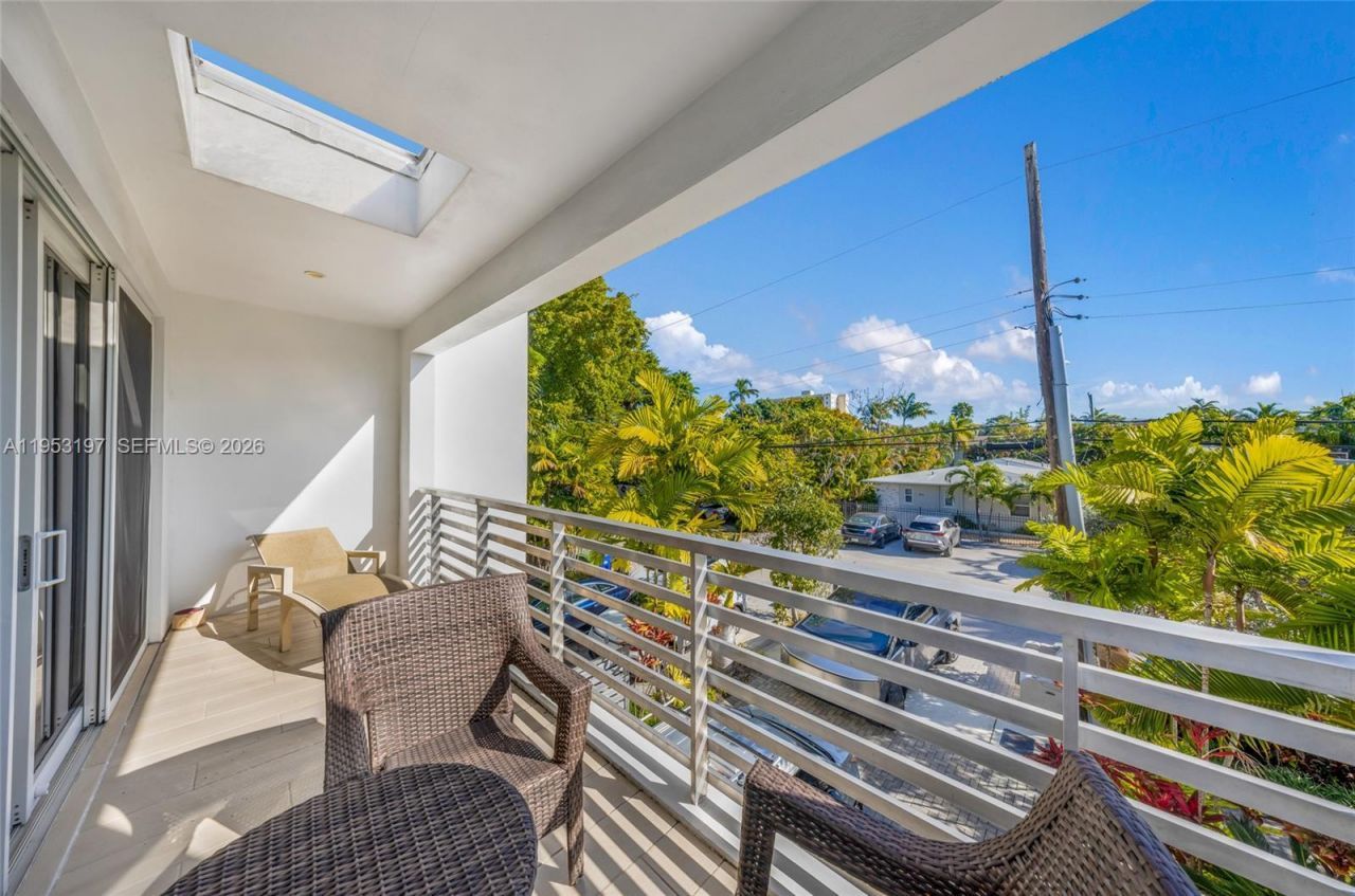 817 NE 17th Way, Fort Lauderdale, FL 33304 Photo