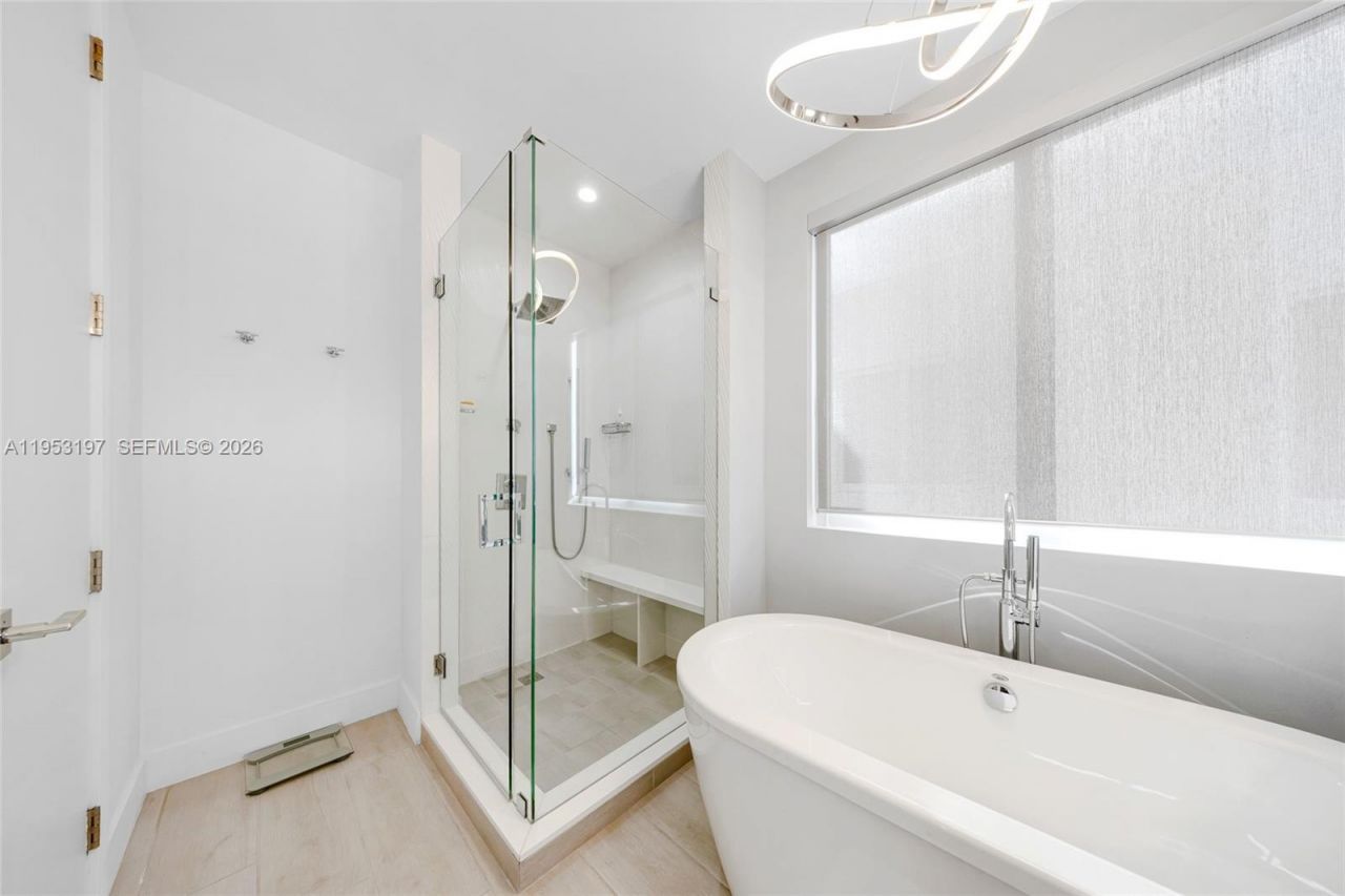 817 NE 17th Way, Fort Lauderdale, FL 33304 Photo