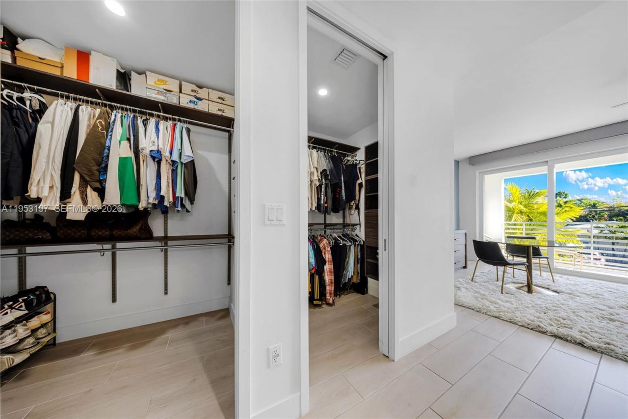 817 NE 17th Way, Fort Lauderdale, FL 33304 Photo