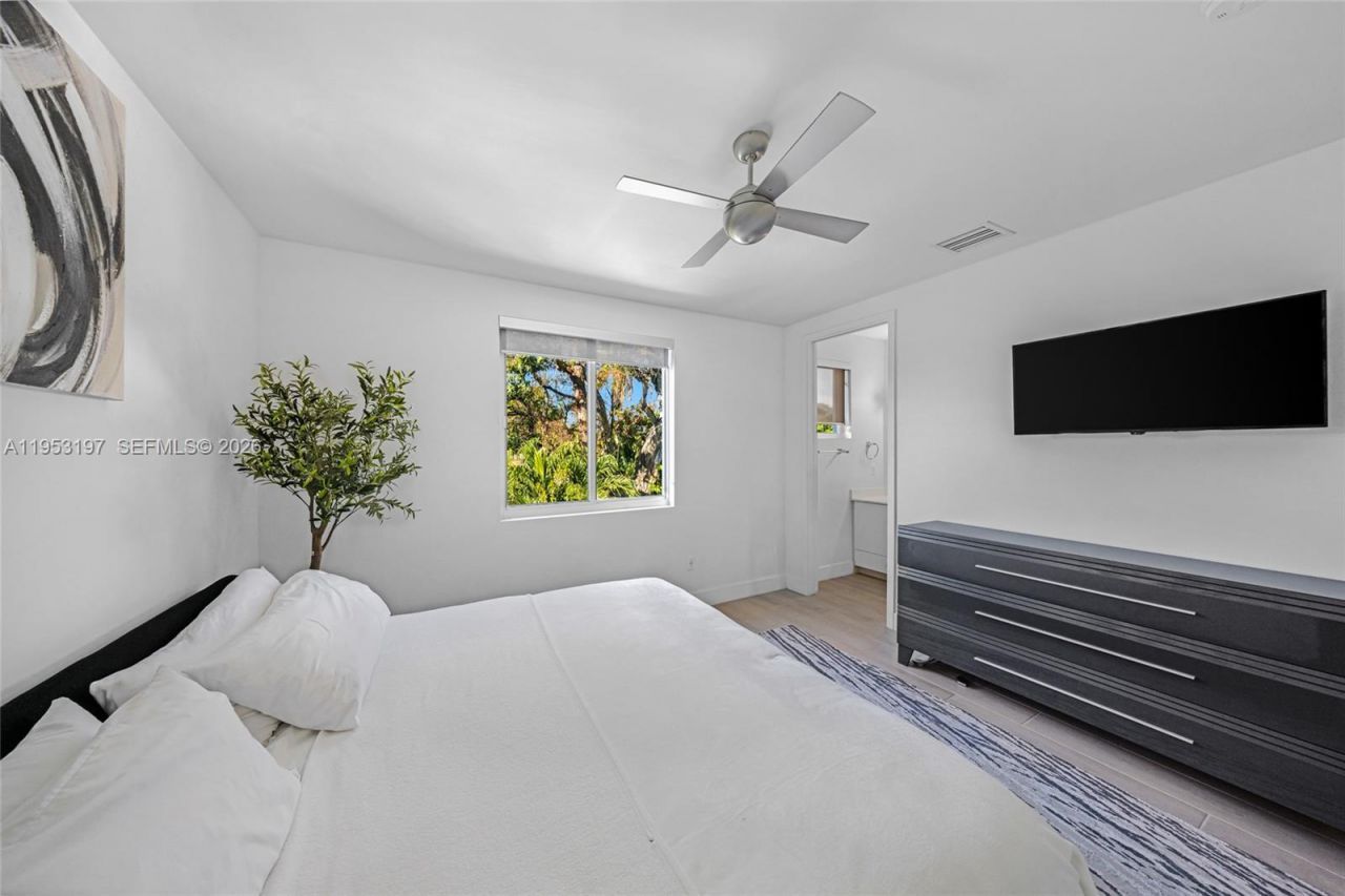 817 NE 17th Way, Fort Lauderdale, FL 33304 Photo