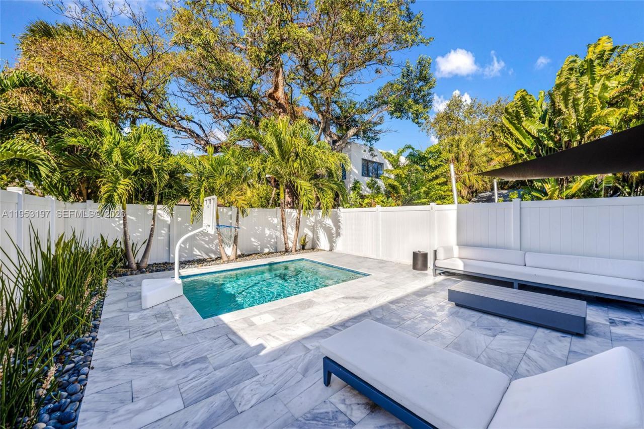 817 NE 17th Way, Fort Lauderdale, FL 33304 Photo