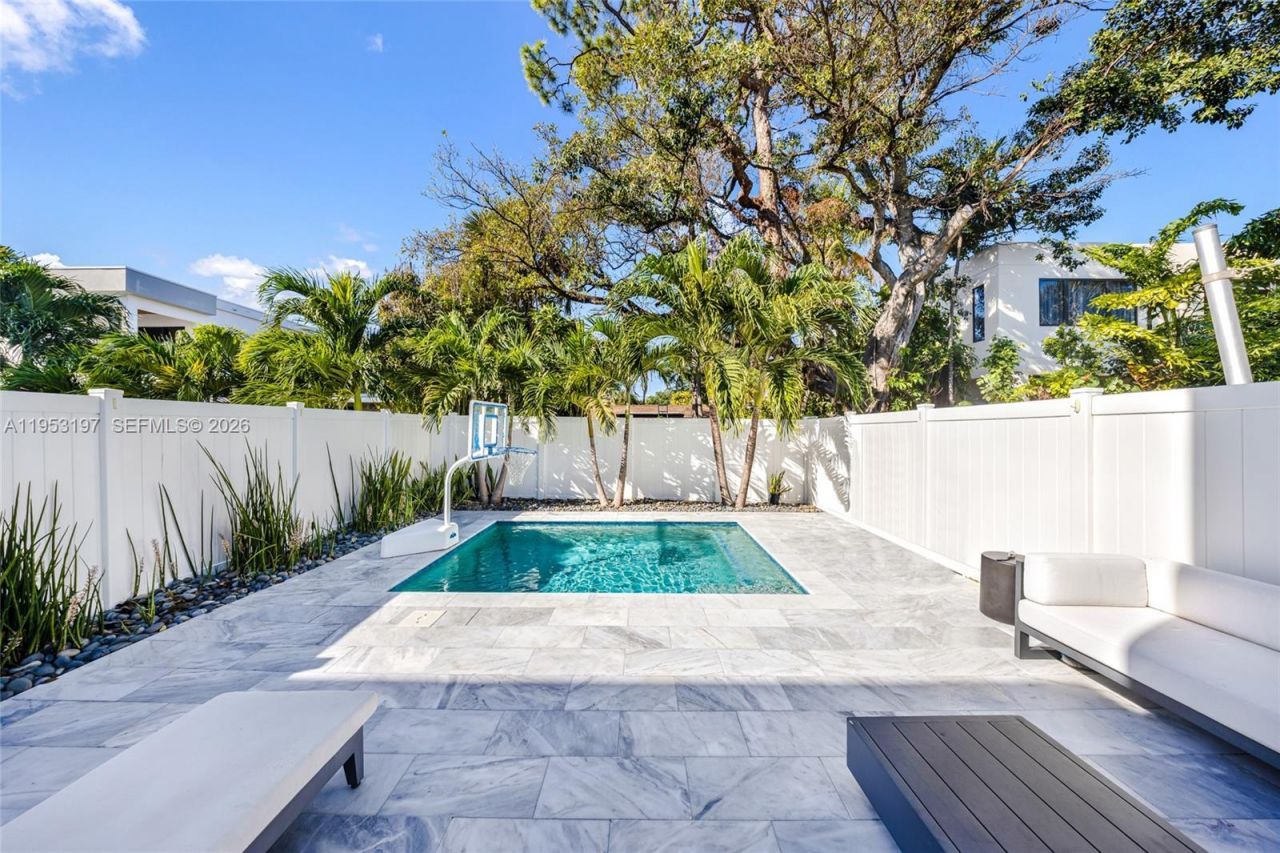 817 NE 17th Way, Fort Lauderdale, FL 33304 Photo