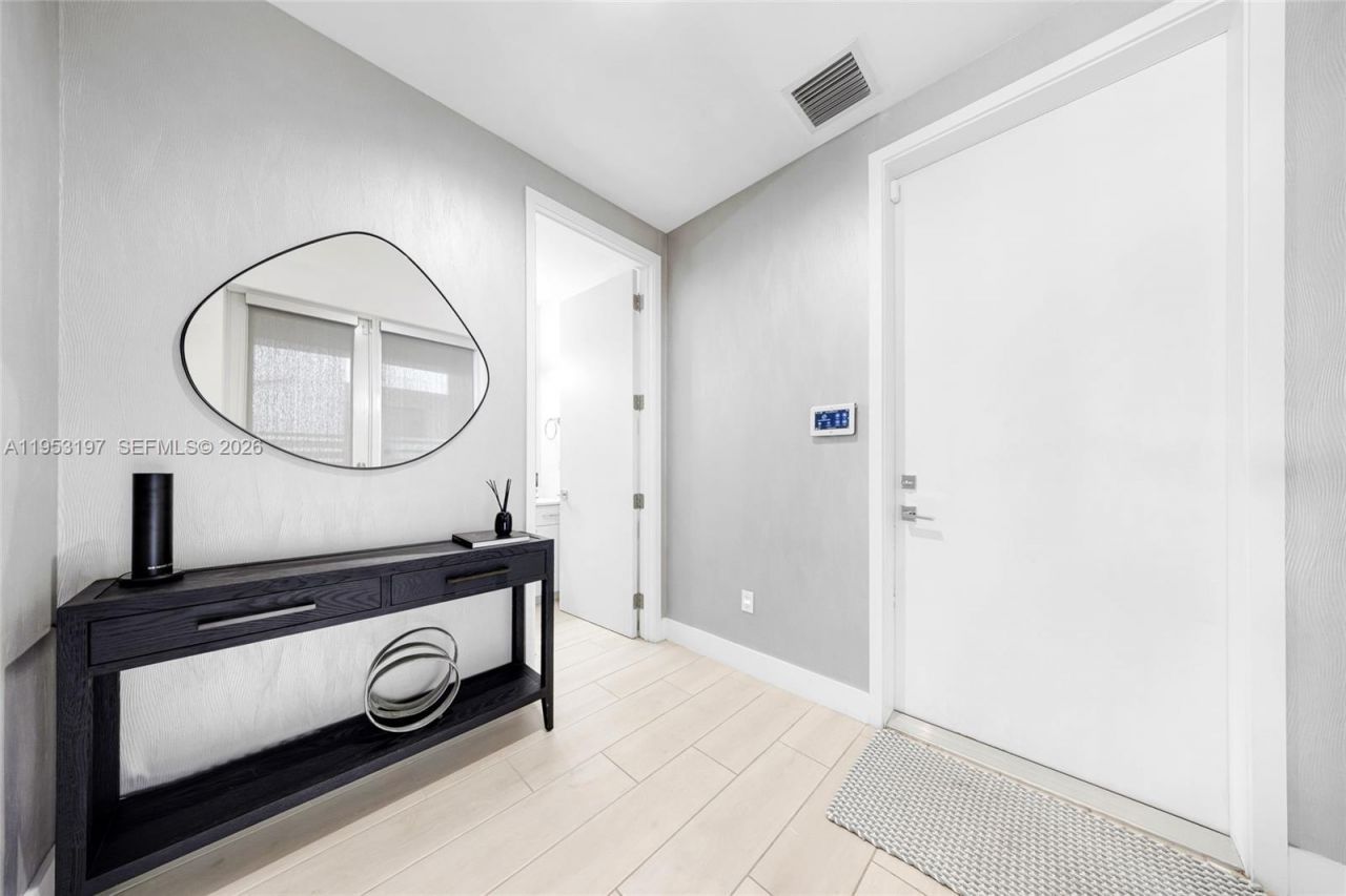 817 NE 17th Way, Fort Lauderdale, FL 33304 Photo