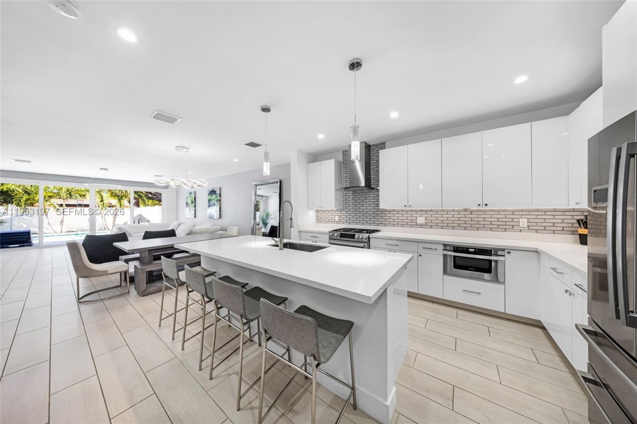 817 NE 17th Way, Fort Lauderdale, FL 33304 Photo