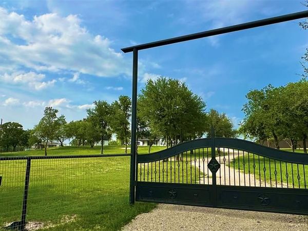 400 Timber Wild Drive, Weatherford, TX 76087