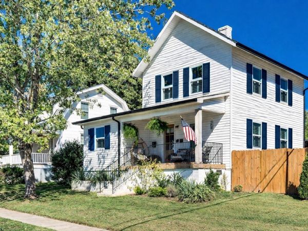 911 Jones St, Old Hickory, TN 37138