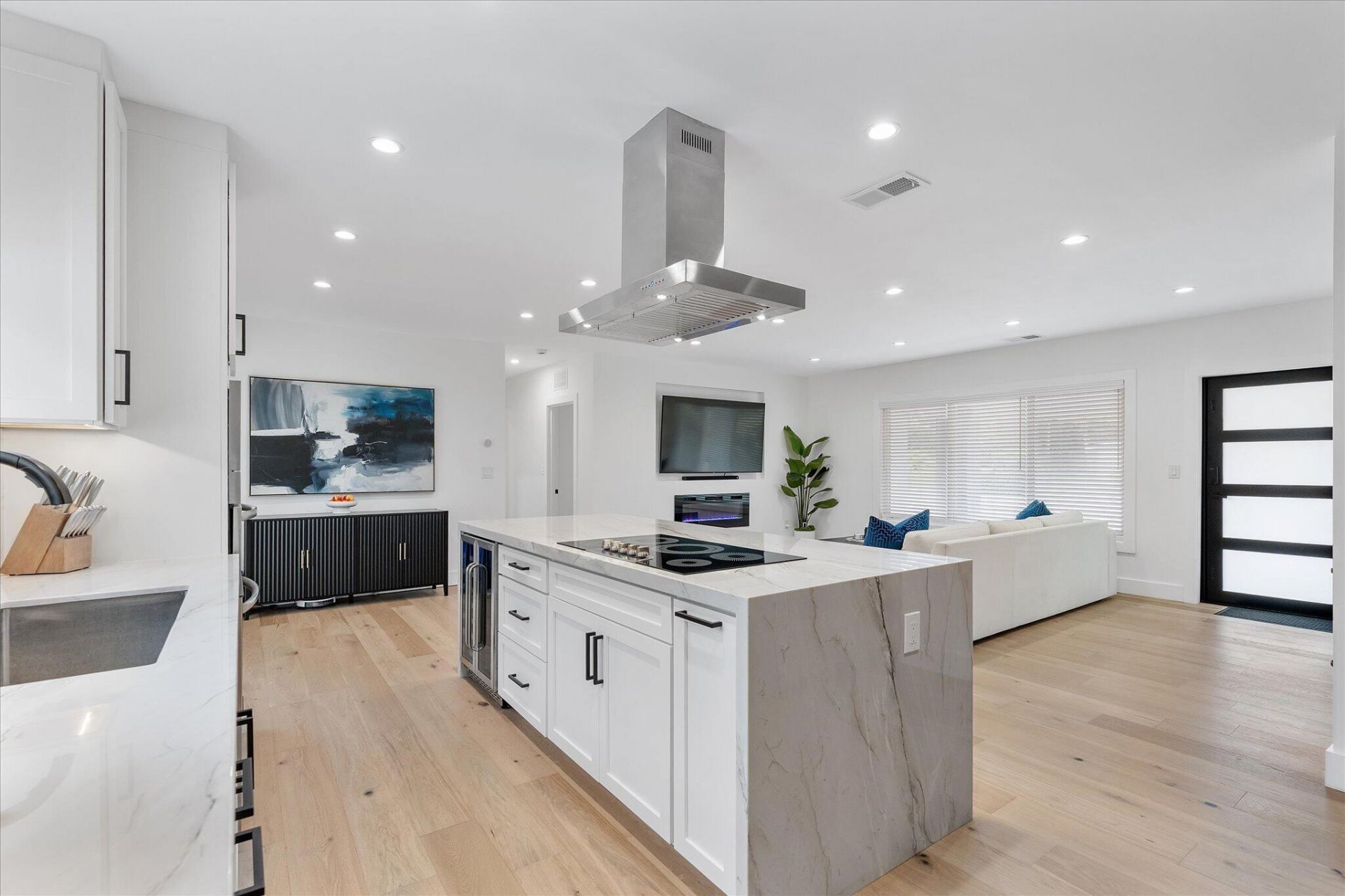 8801 N Miami Avenue, El Portal, FL 33150 Photo