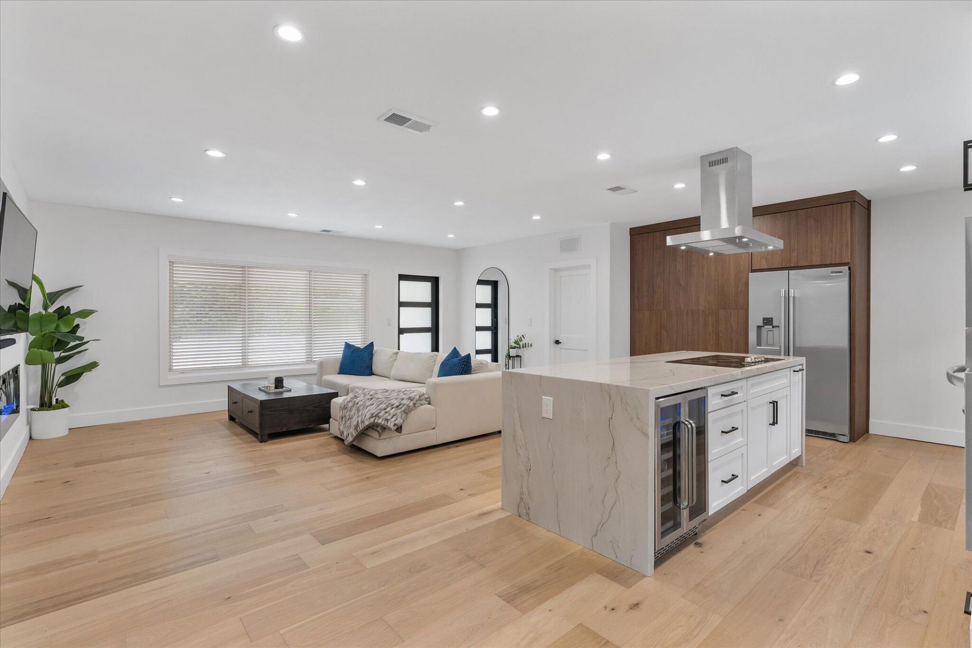 8801 N Miami Avenue, El Portal, FL 33150 Photo