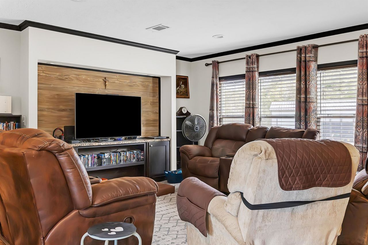 616 NE Hillside Terrace Street, Lee, FL 32059 Photo