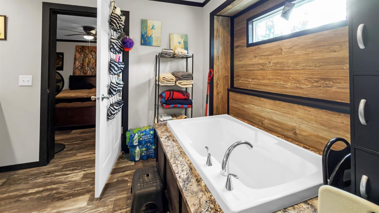 616 NE Hillside Terrace Street, Lee, FL 32059 Photo