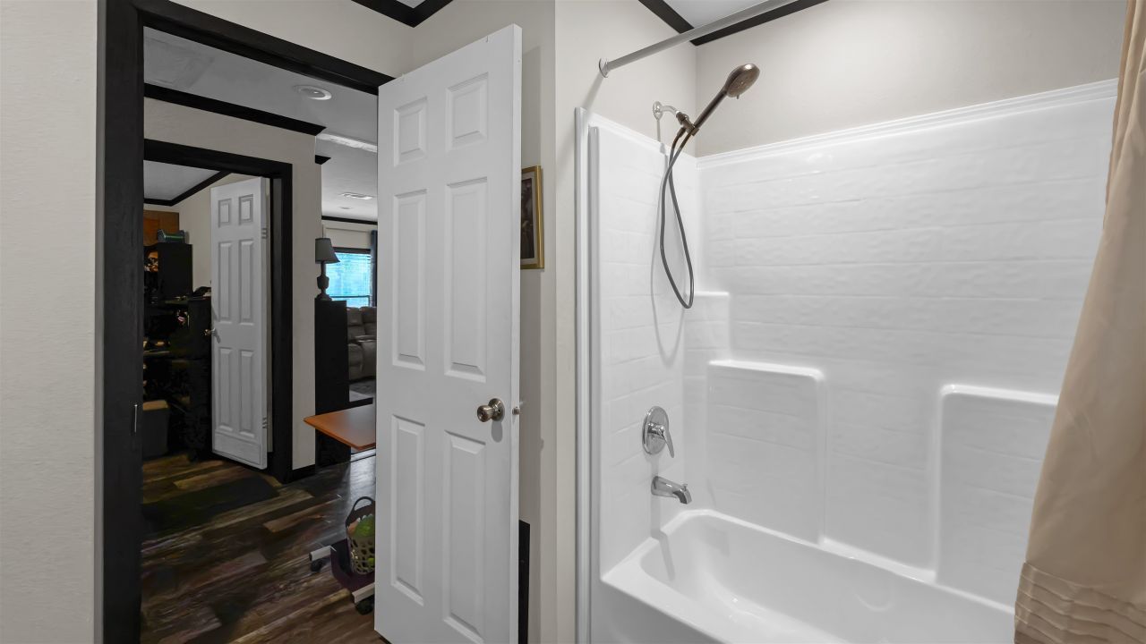 616 NE Hillside Terrace Street, Lee, FL 32059 Photo