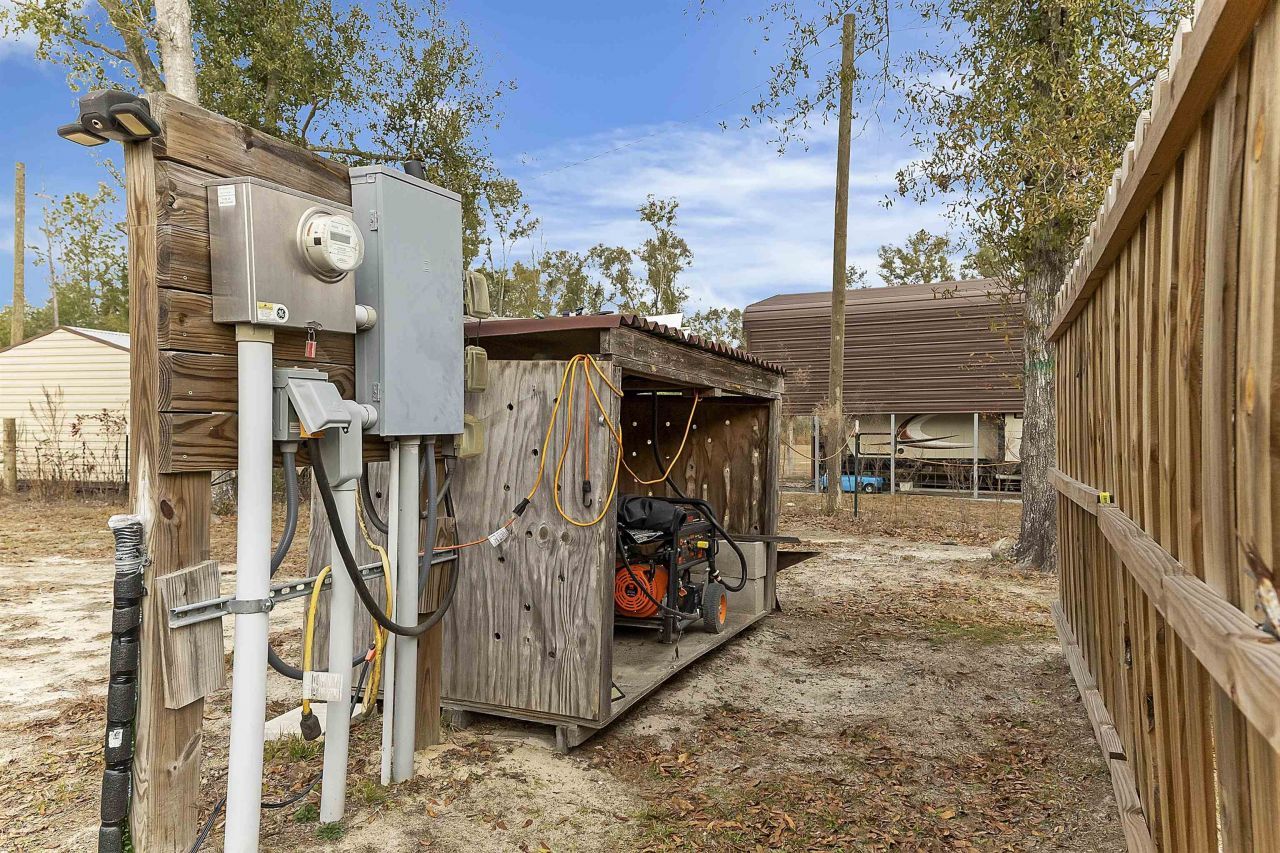 616 NE Hillside Terrace Street, Lee, FL 32059 Photo