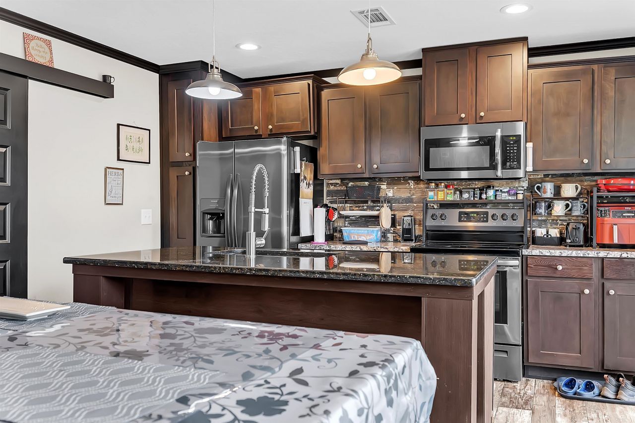 616 NE Hillside Terrace Street, Lee, FL 32059 Photo