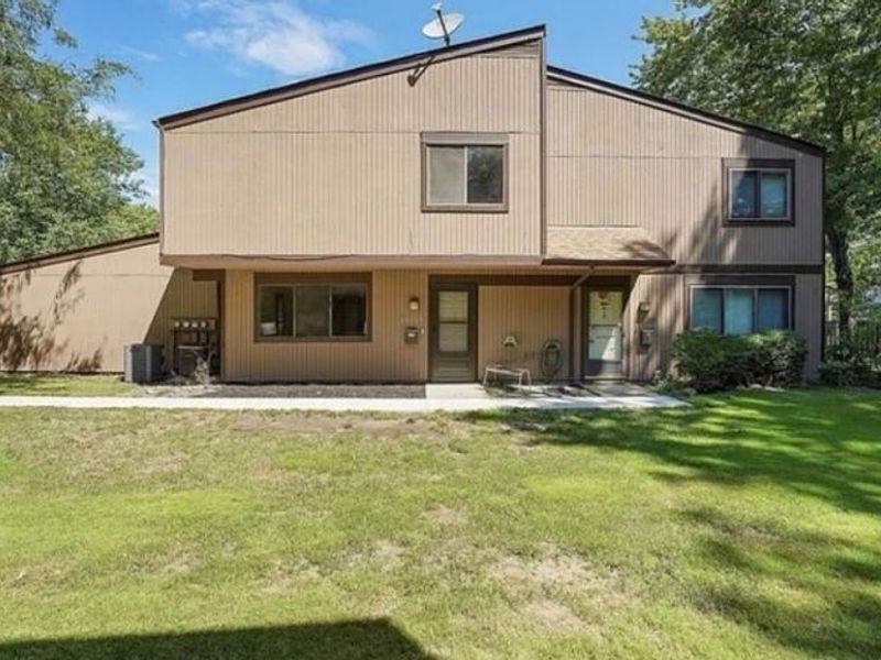 26651 Lake of the Falls, Unit 26651, Olmsted Falls, OH 44138 Photo 8