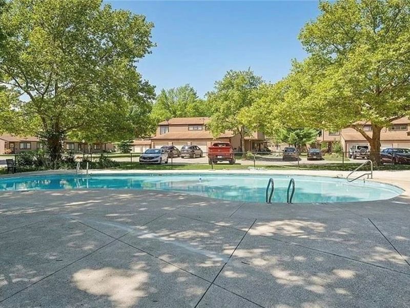 26651 Lake of the Falls, Unit 26651, Olmsted Falls, OH 44138 Photo 9