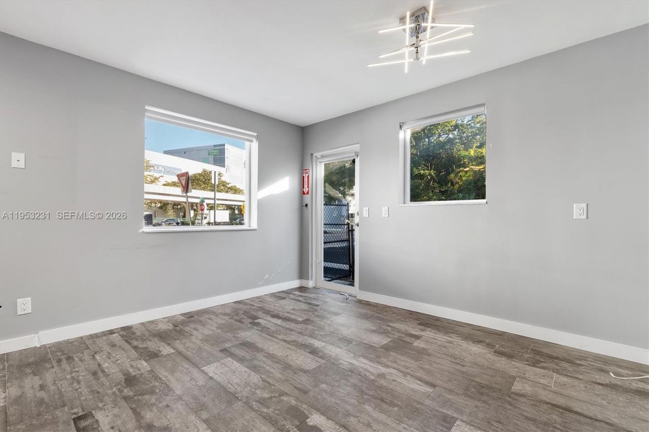 2482 SW Secoffee Ter, Miami, FL 33133 Photo