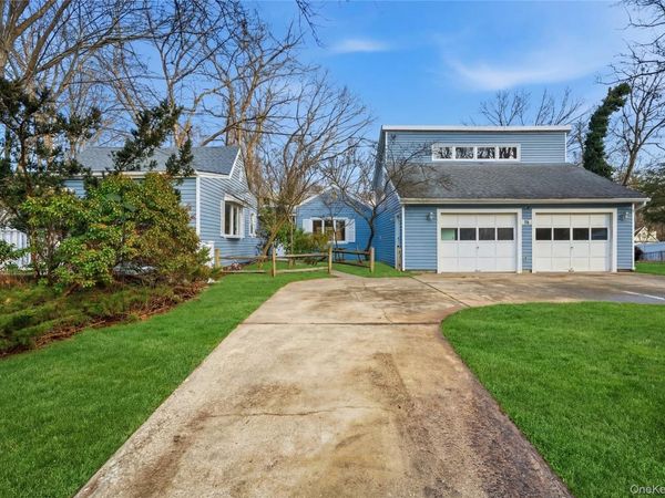 15 Corchaug Trail , Ridge, NY 11961