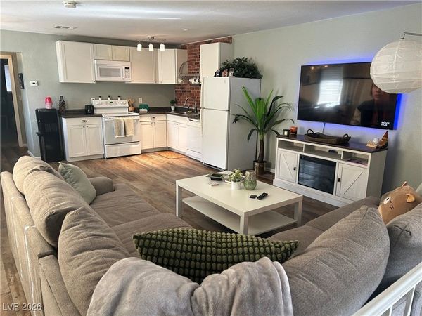 1481 Lorilyn Avenue, Unit 4, Las Vegas, NV 89119