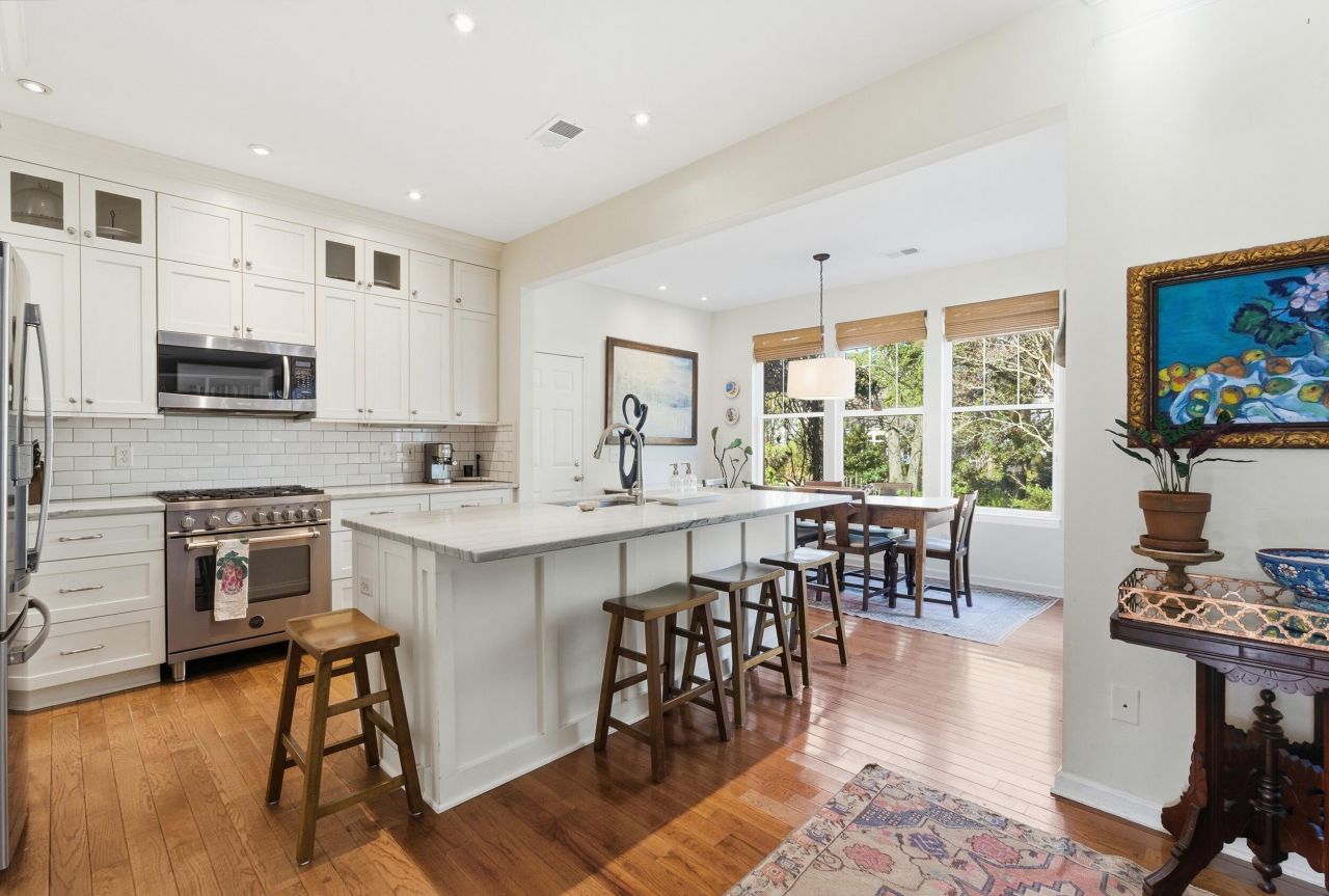 150 Brady Street Photo 9