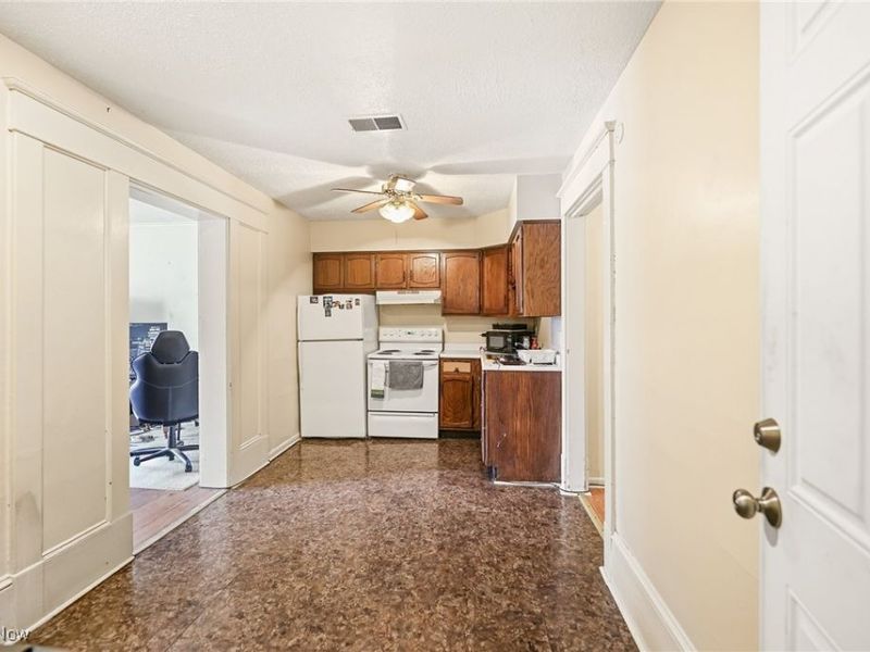 9 S Park Avenue, Lisbon, OH 44432 Photo 32