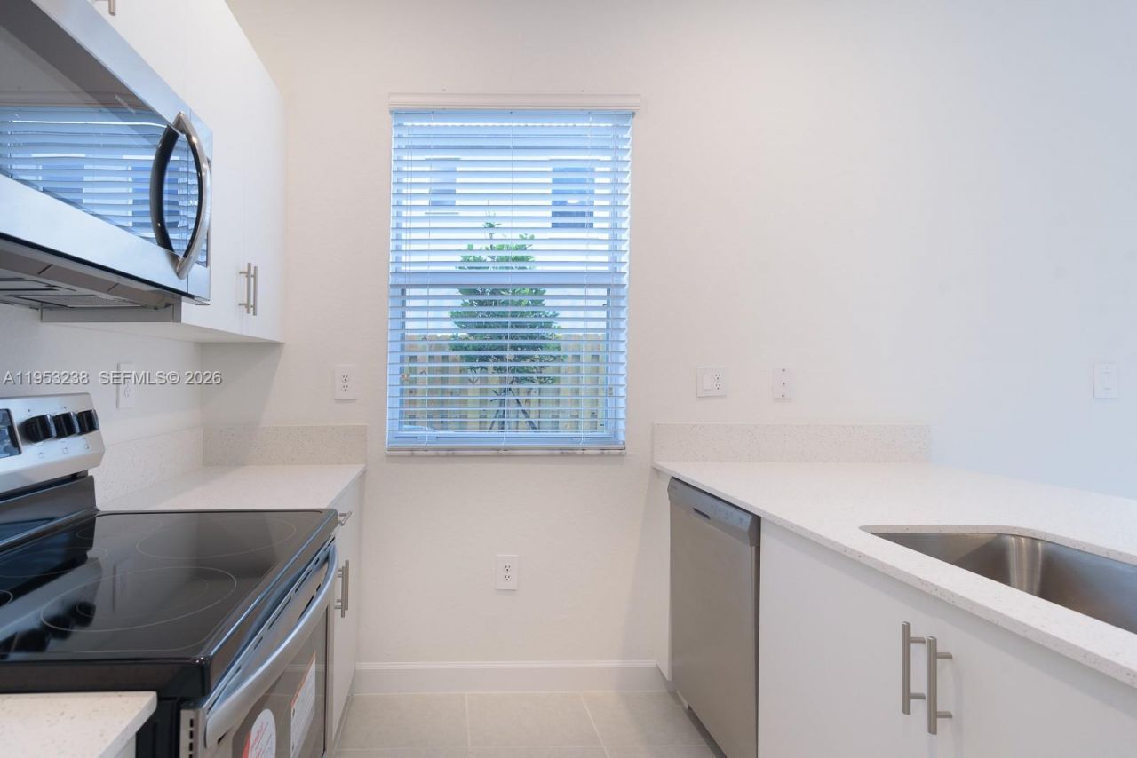 2683 SE 11th St, Homestead, FL 33035 Photo