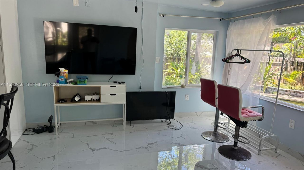 1633 Mckinley St, Unit Back Unit, Hollywood, FL 33020 Photo