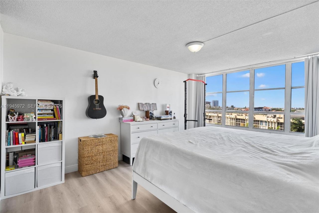 600 Three Islands Blvd, Unit 606, Hallandale Beach, FL 33009 Photo