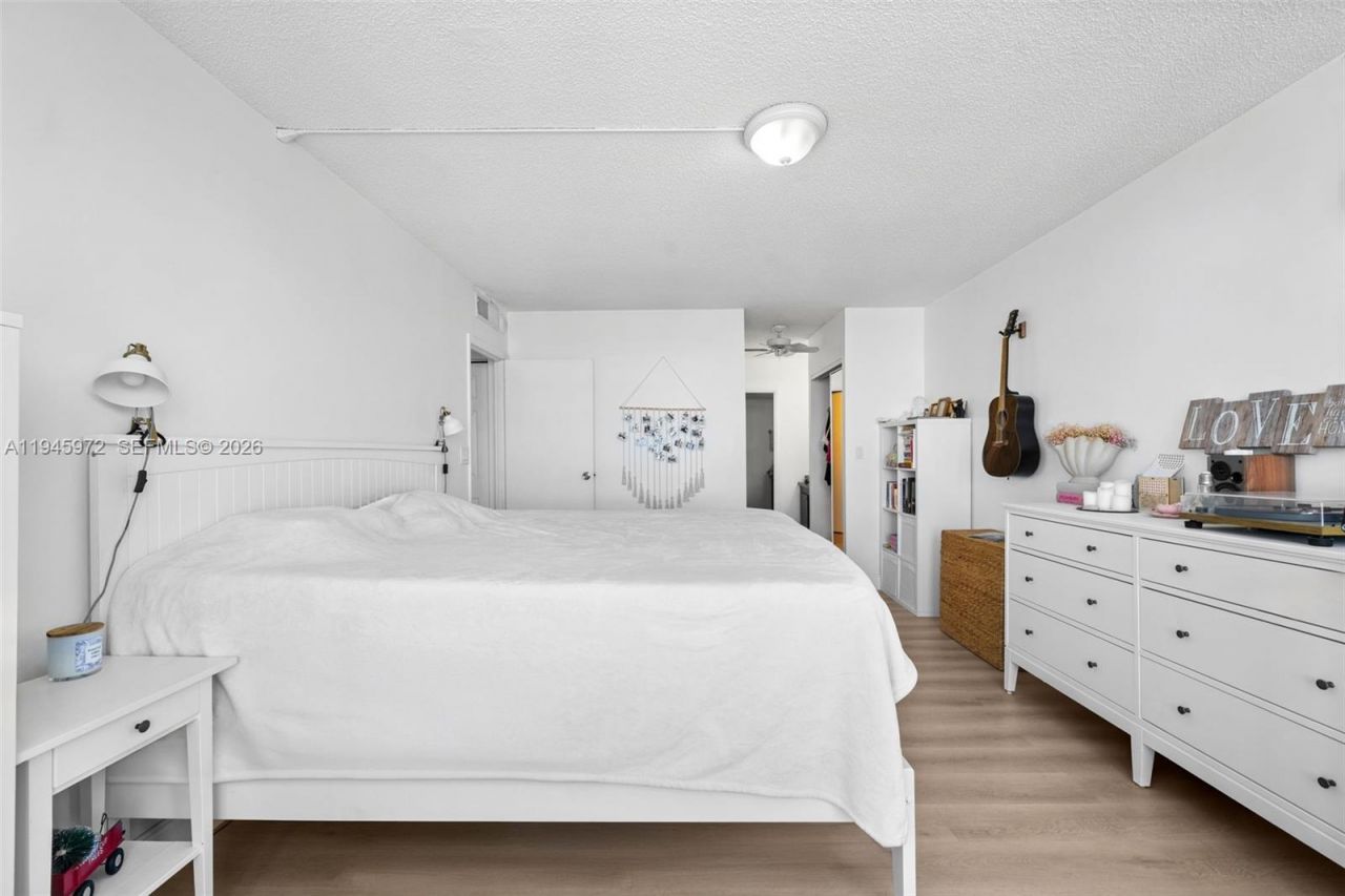 600 Three Islands Blvd, Unit 606, Hallandale Beach, FL 33009 Photo