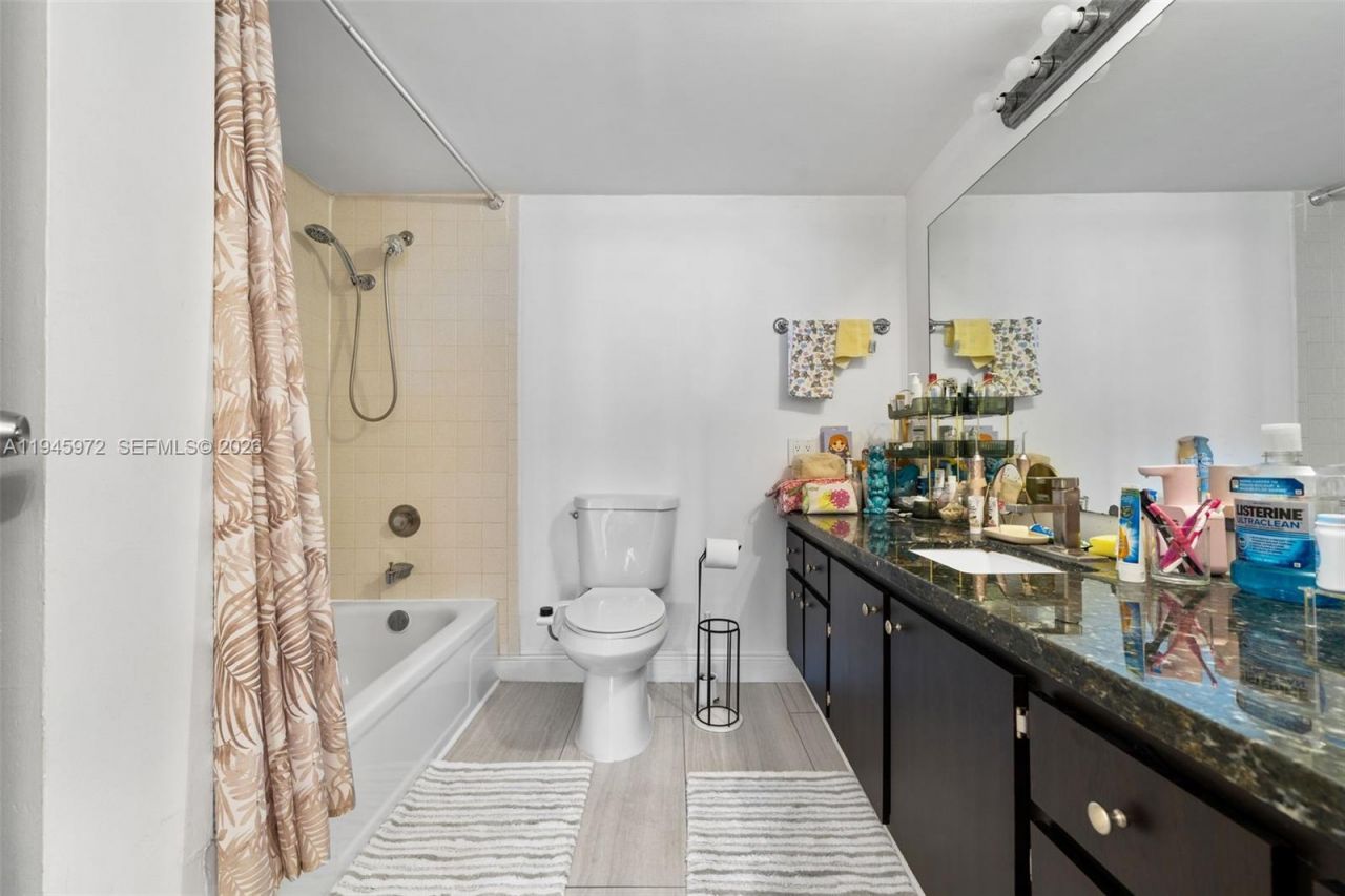 600 Three Islands Blvd, Unit 606, Hallandale Beach, FL 33009 Photo