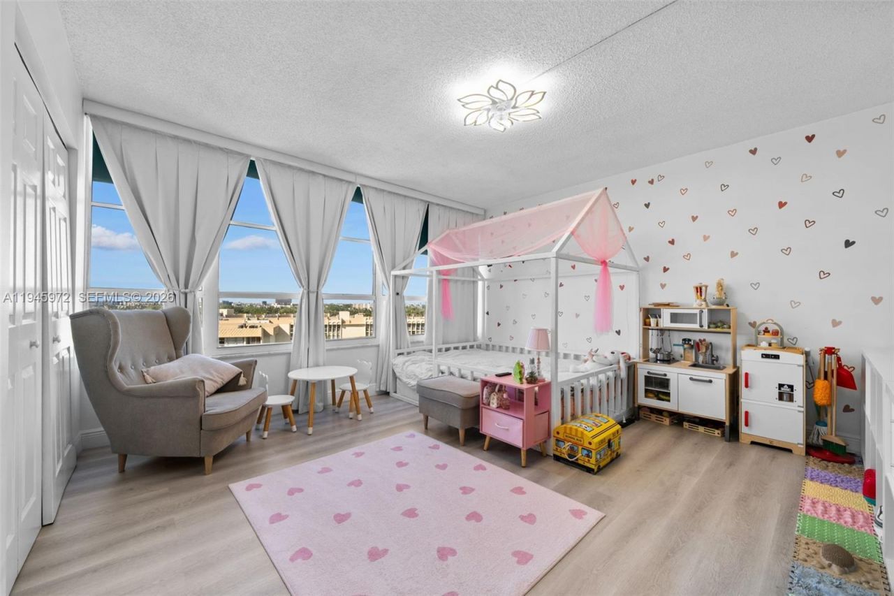 600 Three Islands Blvd, Unit 606, Hallandale Beach, FL 33009 Photo