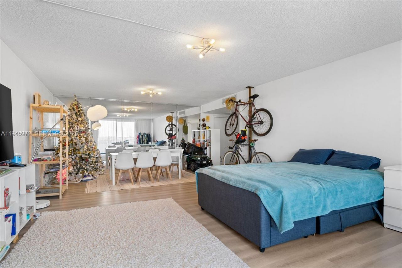 600 Three Islands Blvd, Unit 606, Hallandale Beach, FL 33009 Photo