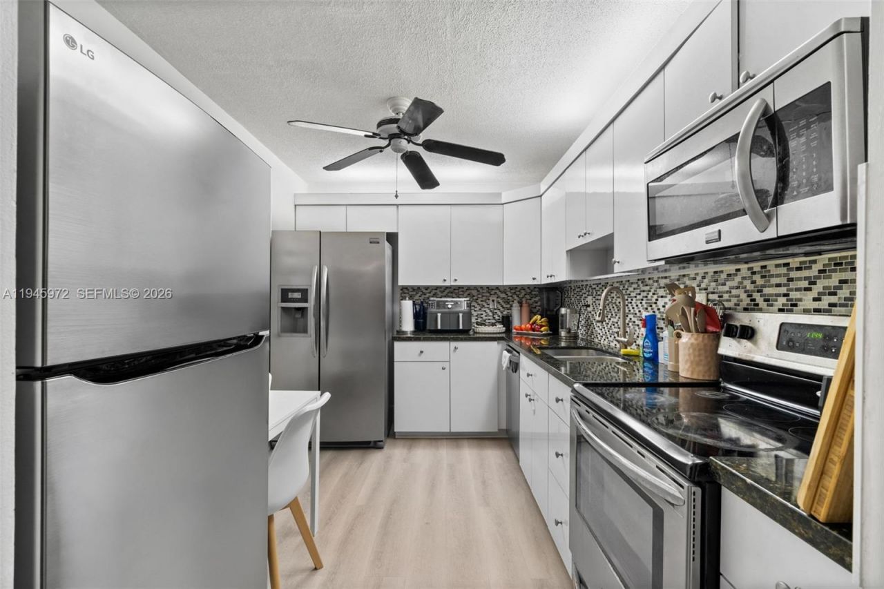 600 Three Islands Blvd, Unit 606, Hallandale Beach, FL 33009 Photo