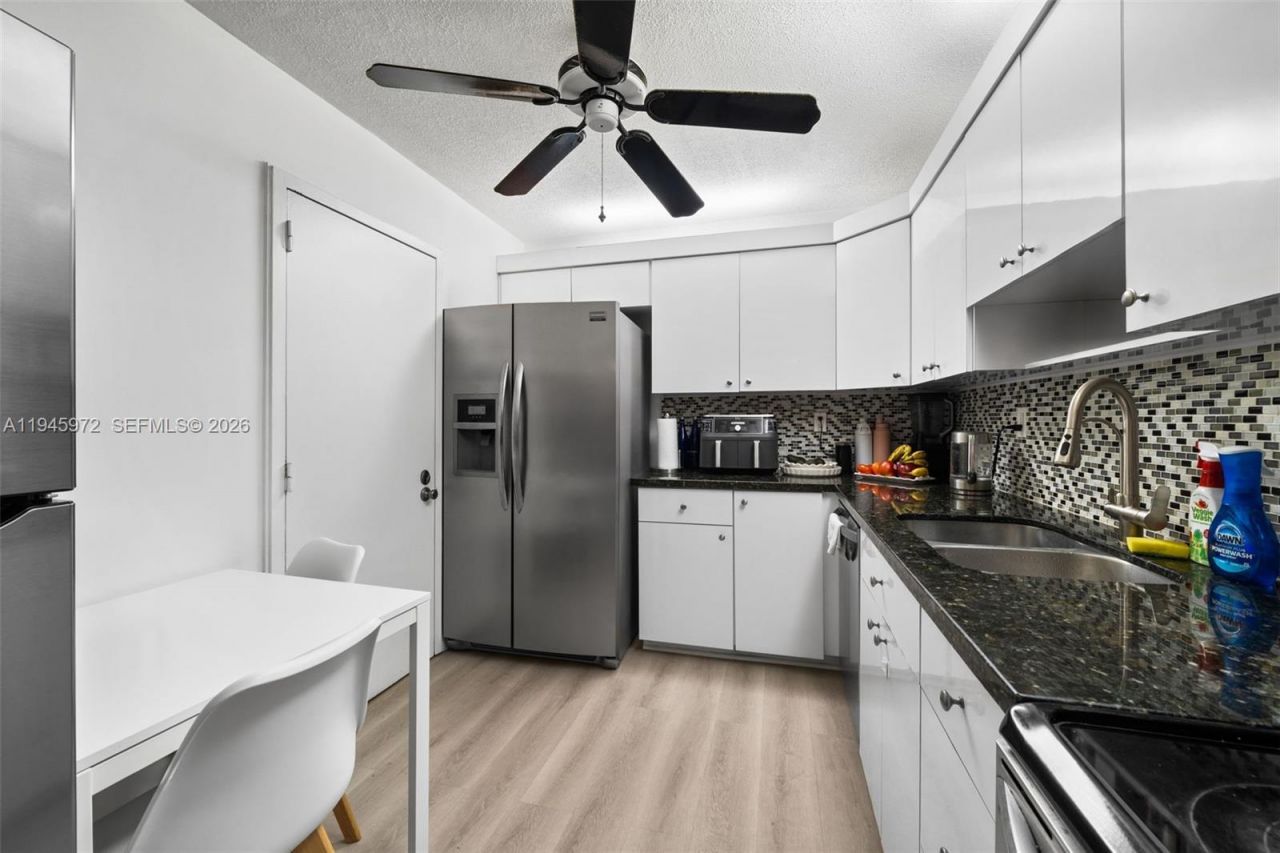 600 Three Islands Blvd, Unit 606, Hallandale Beach, FL 33009 Photo