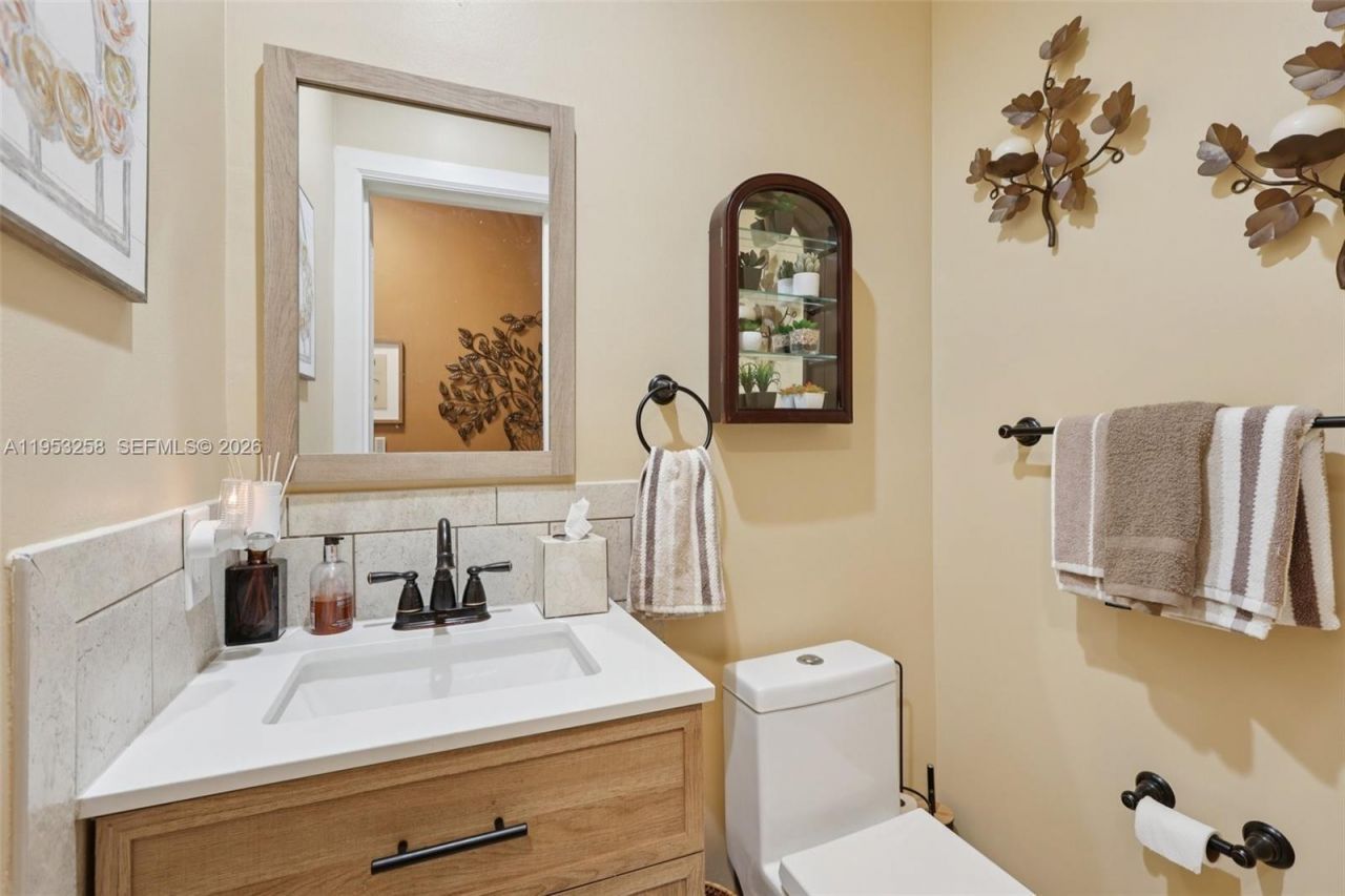 6260 NE 18th Ave, Unit 823, Fort Lauderdale, FL 33334 Photo