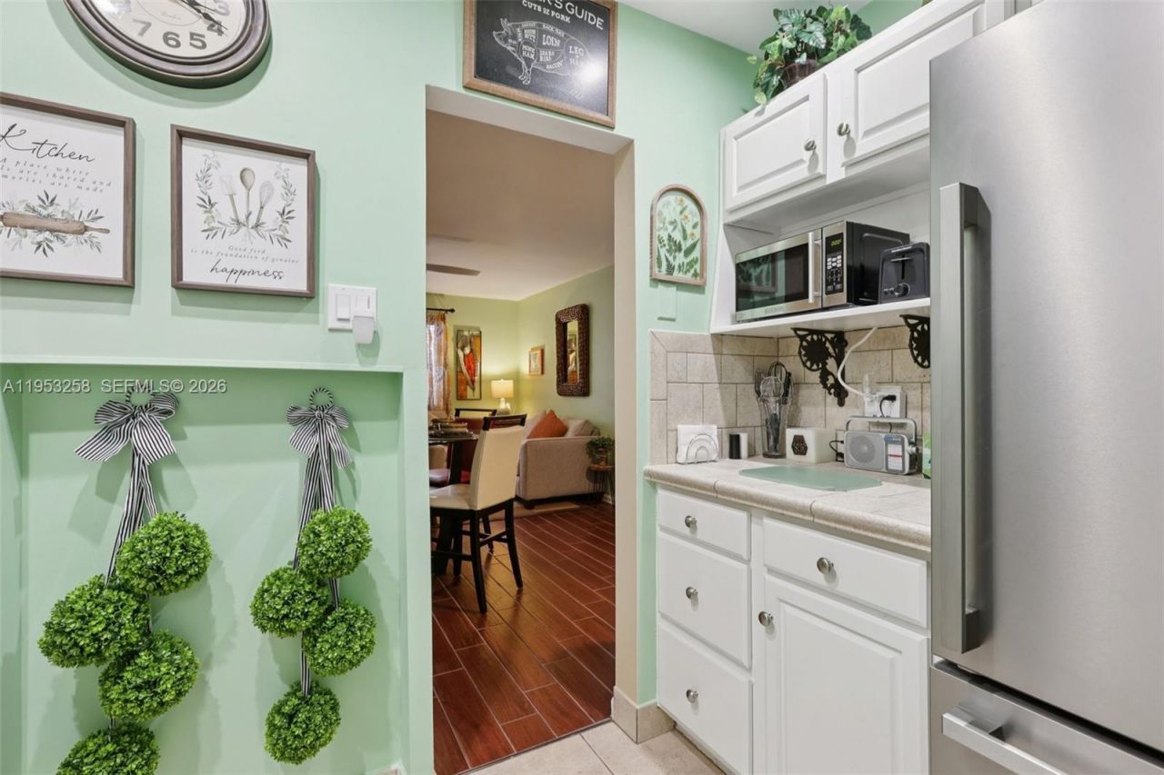 6260 NE 18th Ave, Unit 823, Fort Lauderdale, FL 33334 Photo