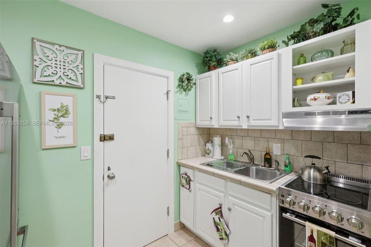 6260 NE 18th Ave, Unit 823, Fort Lauderdale, FL 33334 Photo