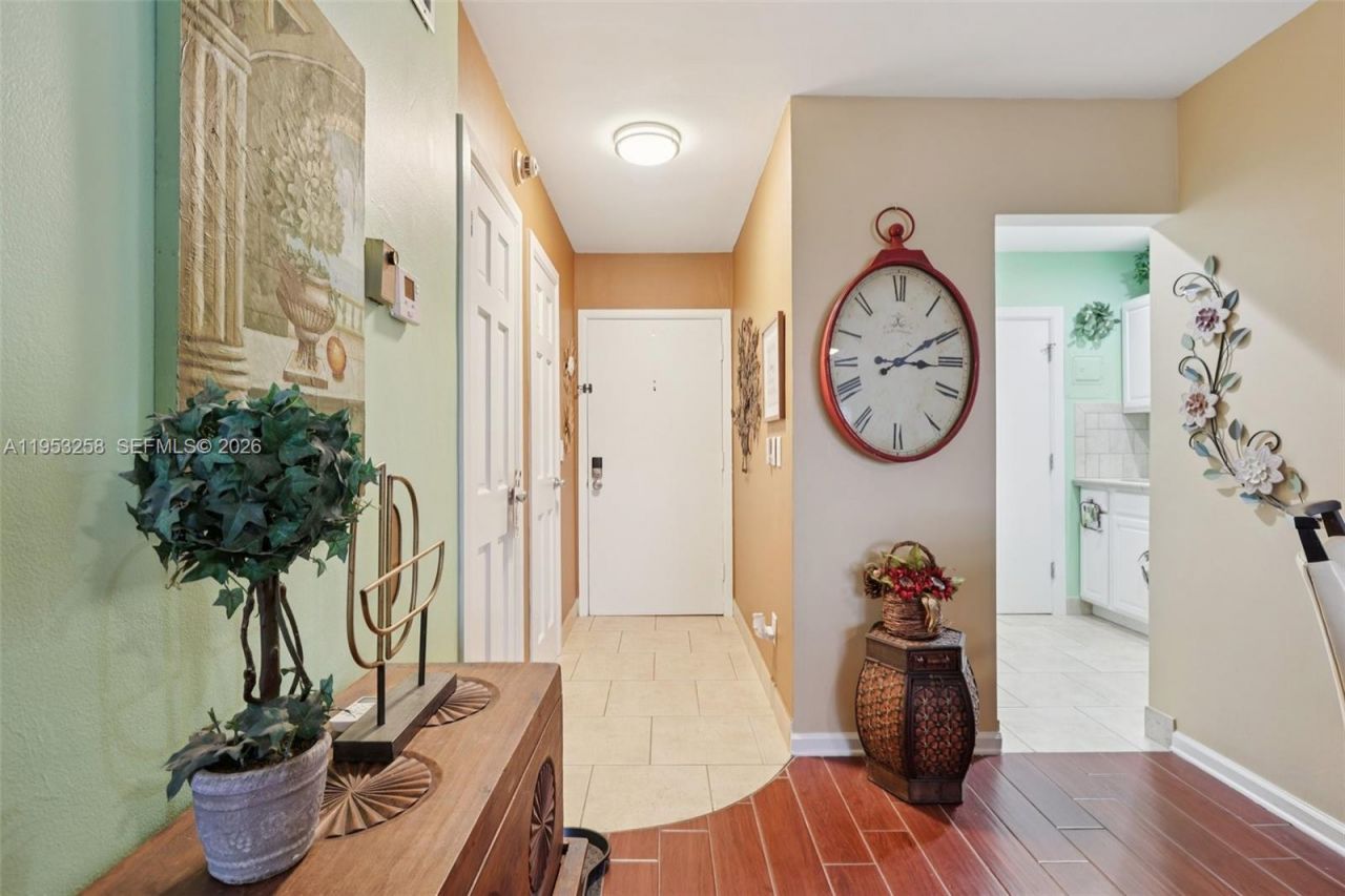 6260 NE 18th Ave, Unit 823, Fort Lauderdale, FL 33334 Photo