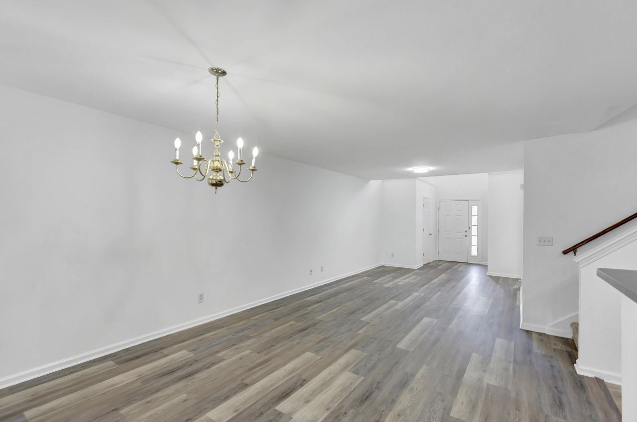 9176 Maple Grove Drive Photo 5