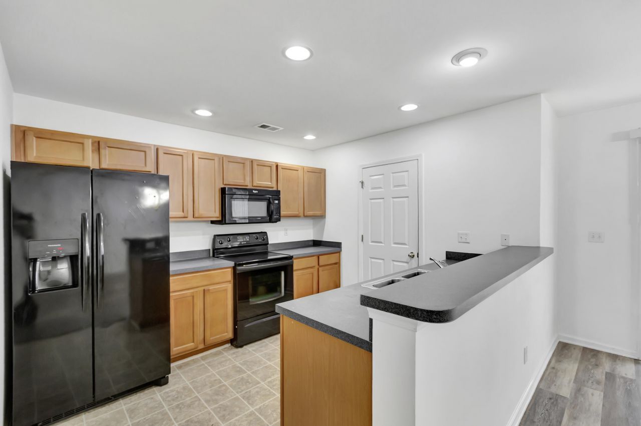 9176 Maple Grove Drive Photo 6