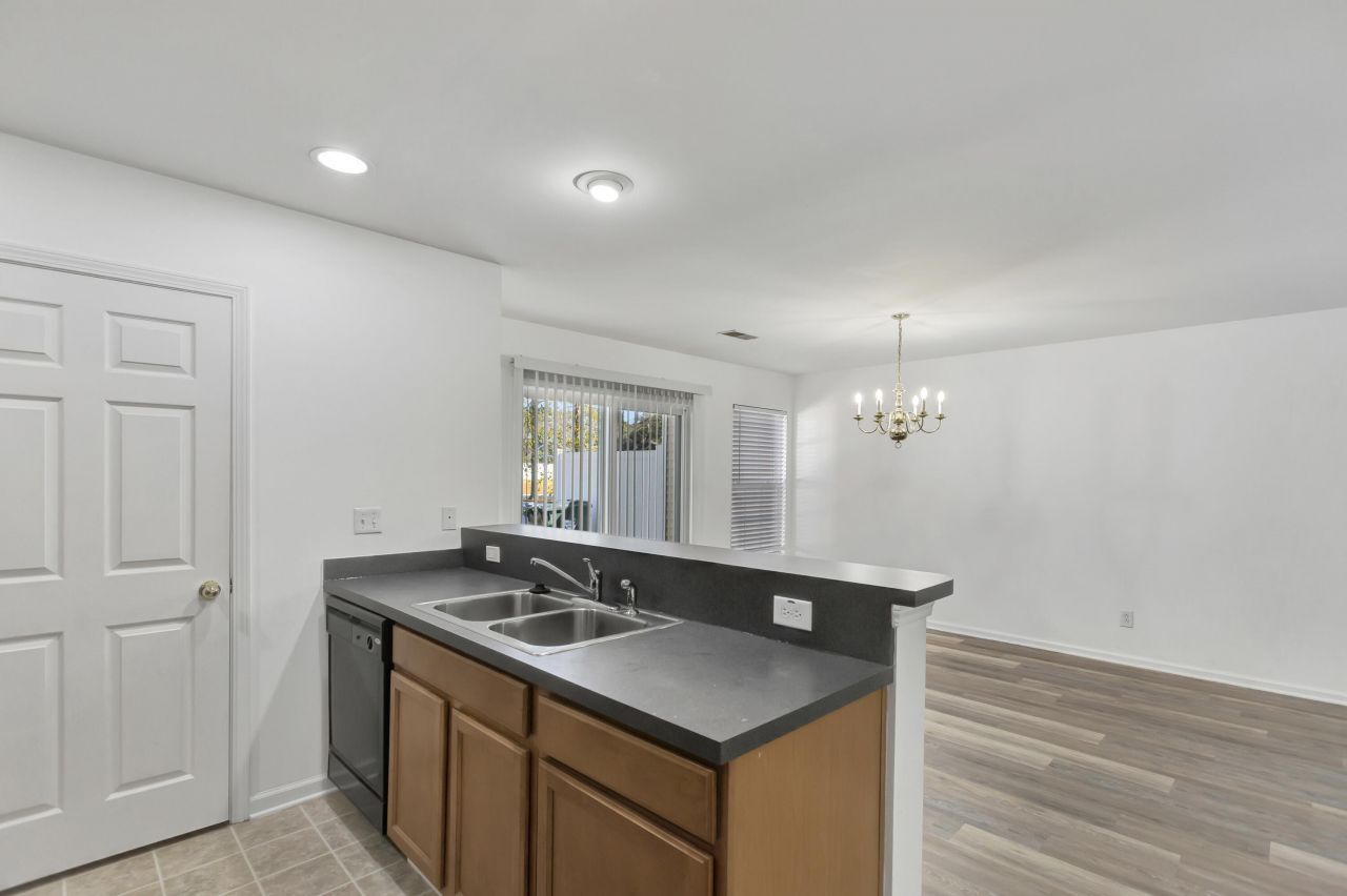 9176 Maple Grove Drive Photo 7