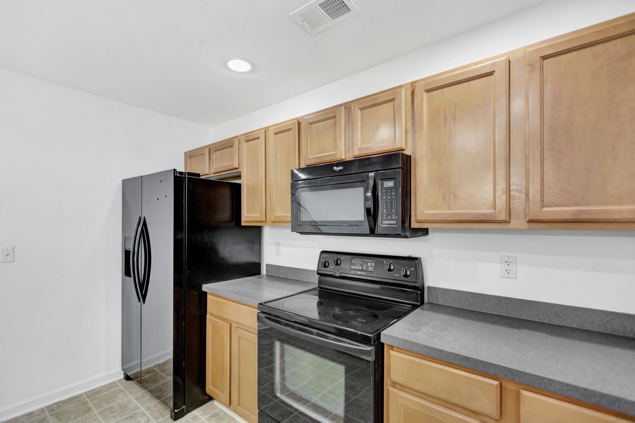 9176 Maple Grove Drive Photo 8