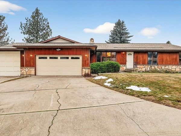 2426 S Houk Rd, Spokane, WA 99216