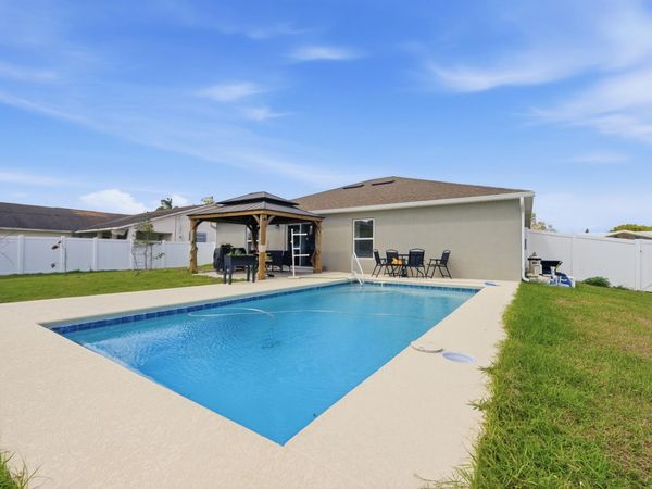 684 SE Crescent Avenue, Port St. Lucie, FL 34984