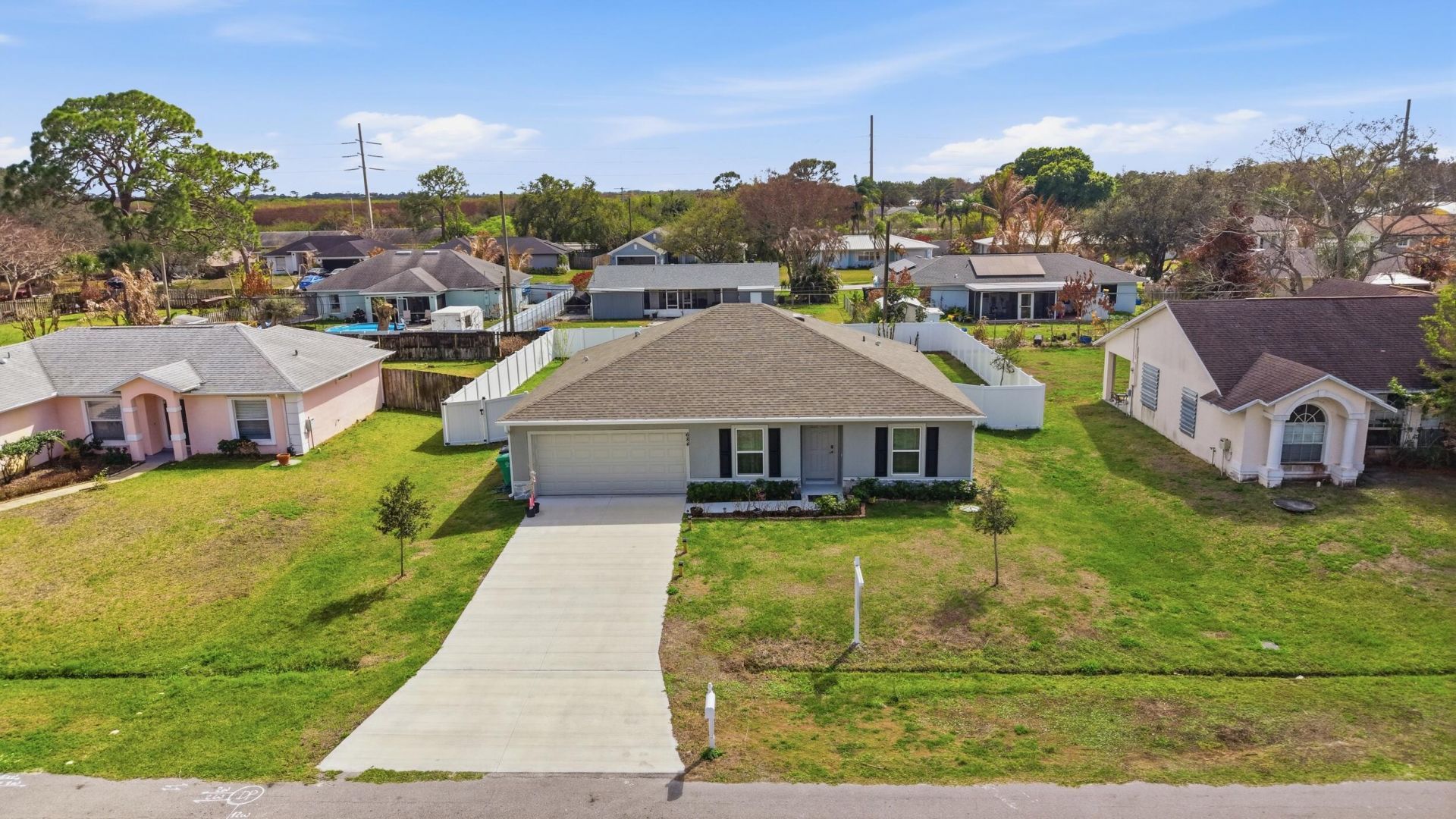 684 SE Crescent Avenue, Port Saint Lucie, FL 34984 Photo