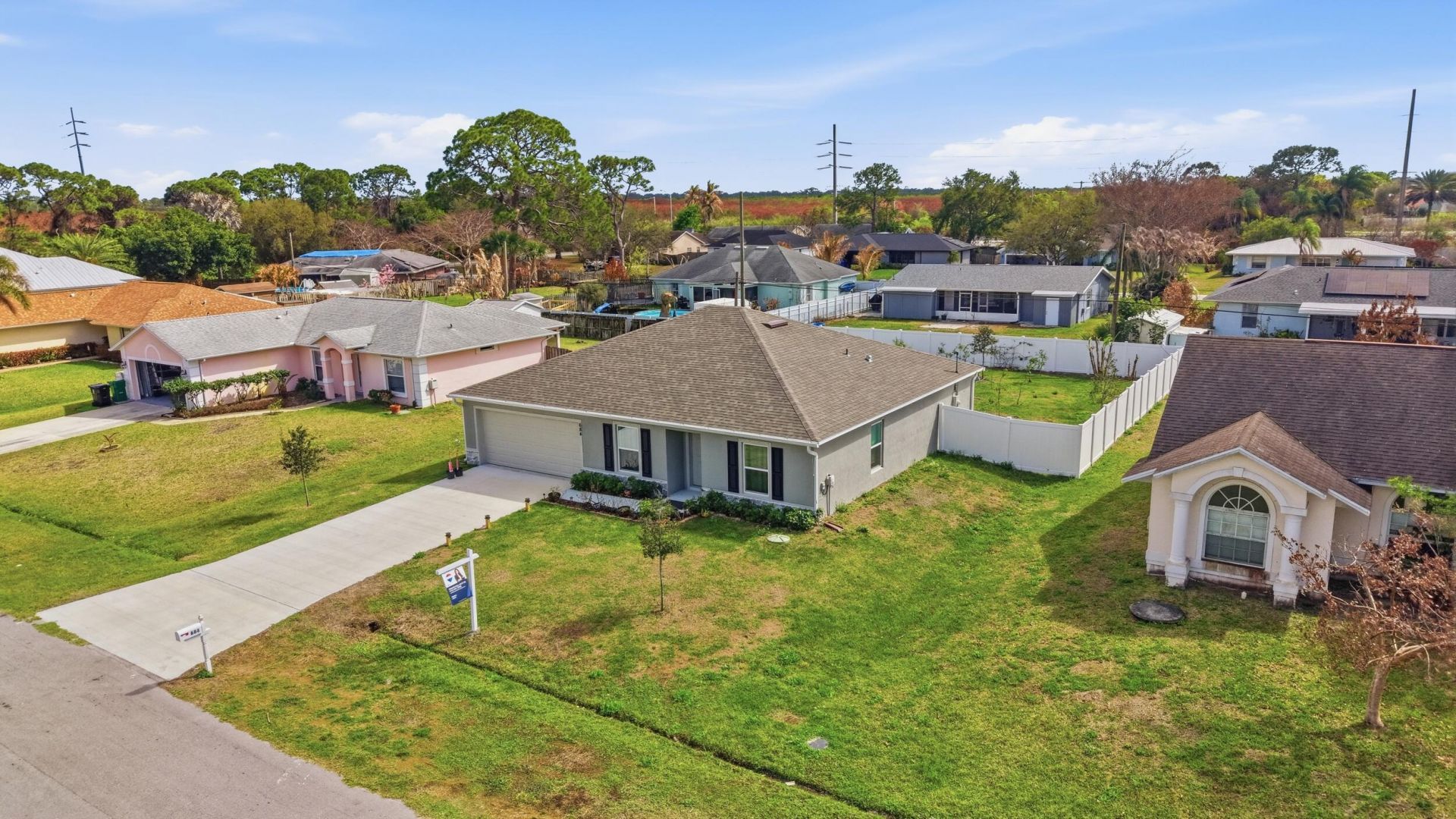 684 SE Crescent Avenue, Port Saint Lucie, FL 34984 Photo