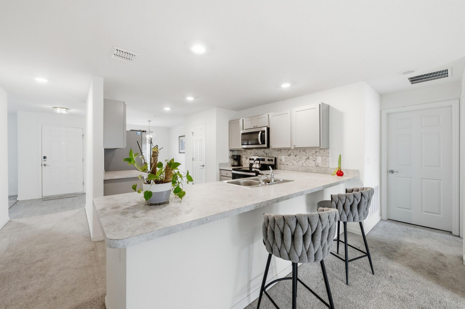 684 SE Crescent Avenue, Port Saint Lucie, FL 34984 Photo